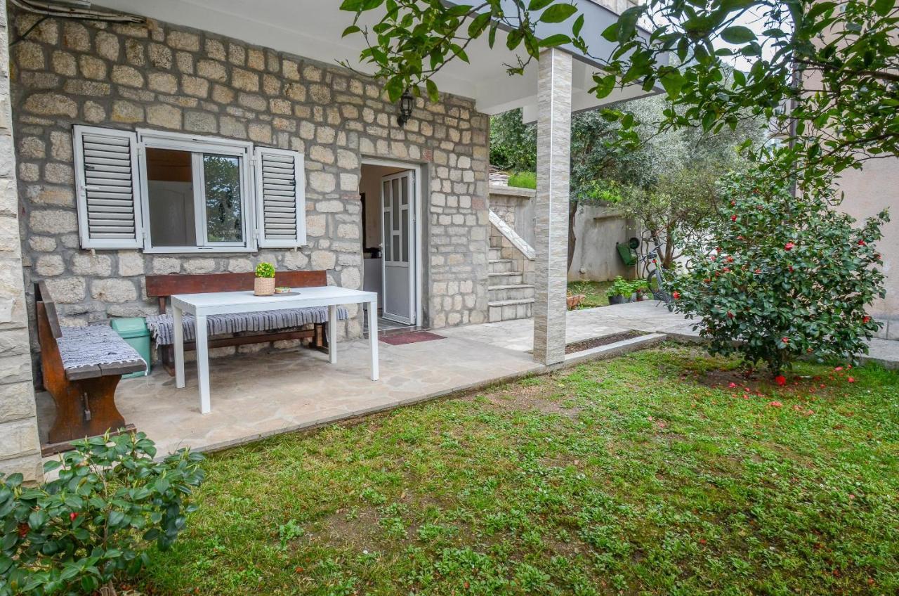 Modern Seaside Escape - Stunning Sea View - Private & Stylish Appartement Kotor Buitenkant foto