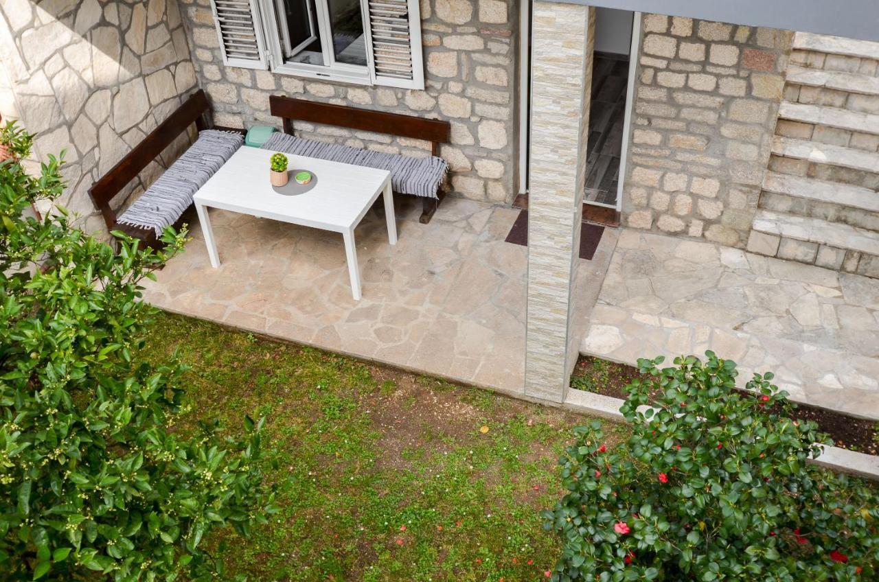 Modern Seaside Escape - Stunning Sea View - Private & Stylish Appartement Kotor Buitenkant foto