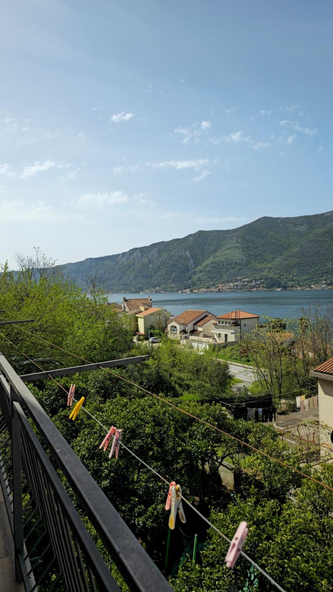 Modern Seaside Escape - Stunning Sea View - Private & Stylish Appartement Kotor Buitenkant foto