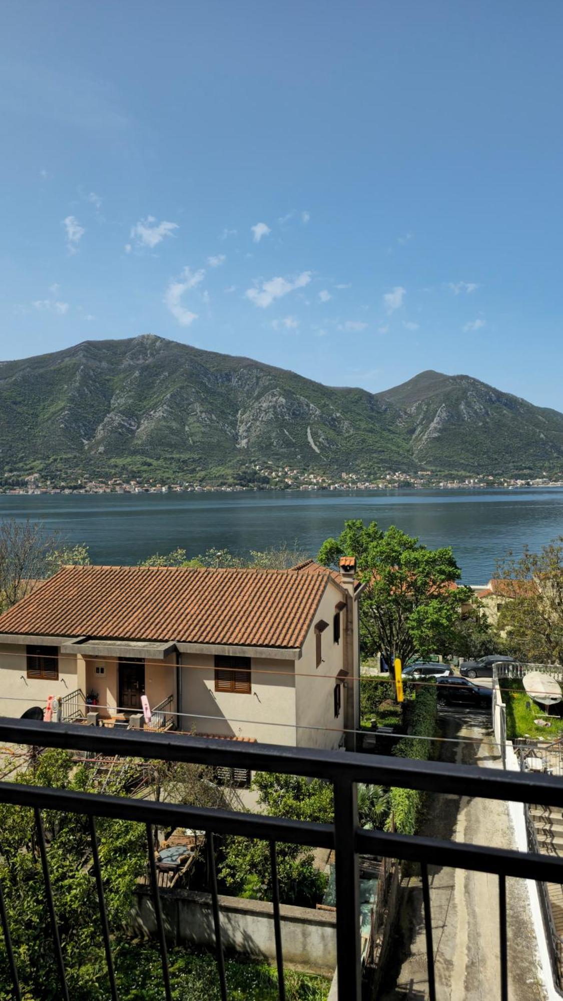 Modern Seaside Escape - Stunning Sea View - Private & Stylish Appartement Kotor Buitenkant foto