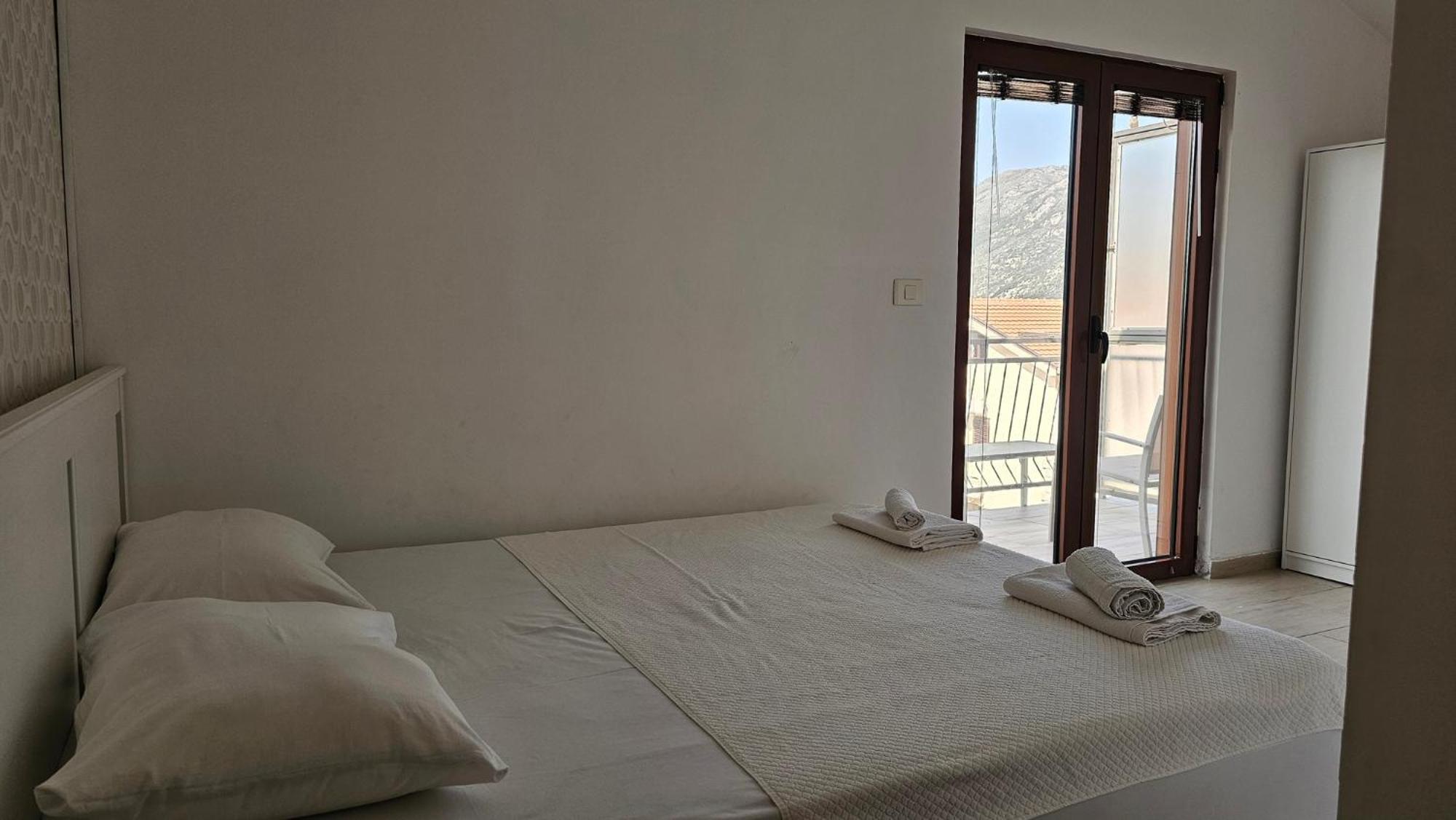 Modern Seaside Escape - Stunning Sea View - Private & Stylish Appartement Kotor Buitenkant foto