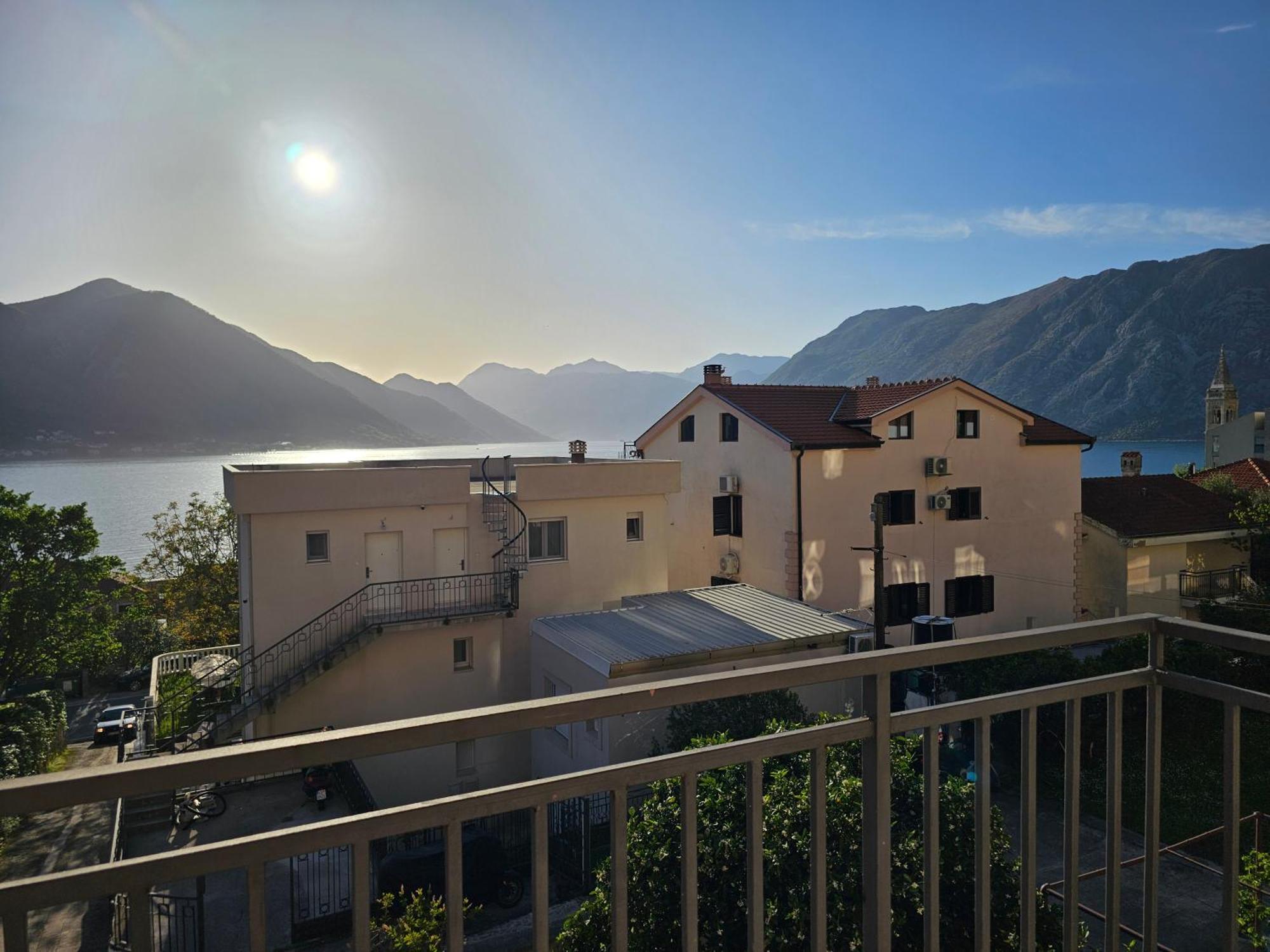 Modern Seaside Escape - Stunning Sea View - Private & Stylish Appartement Kotor Buitenkant foto