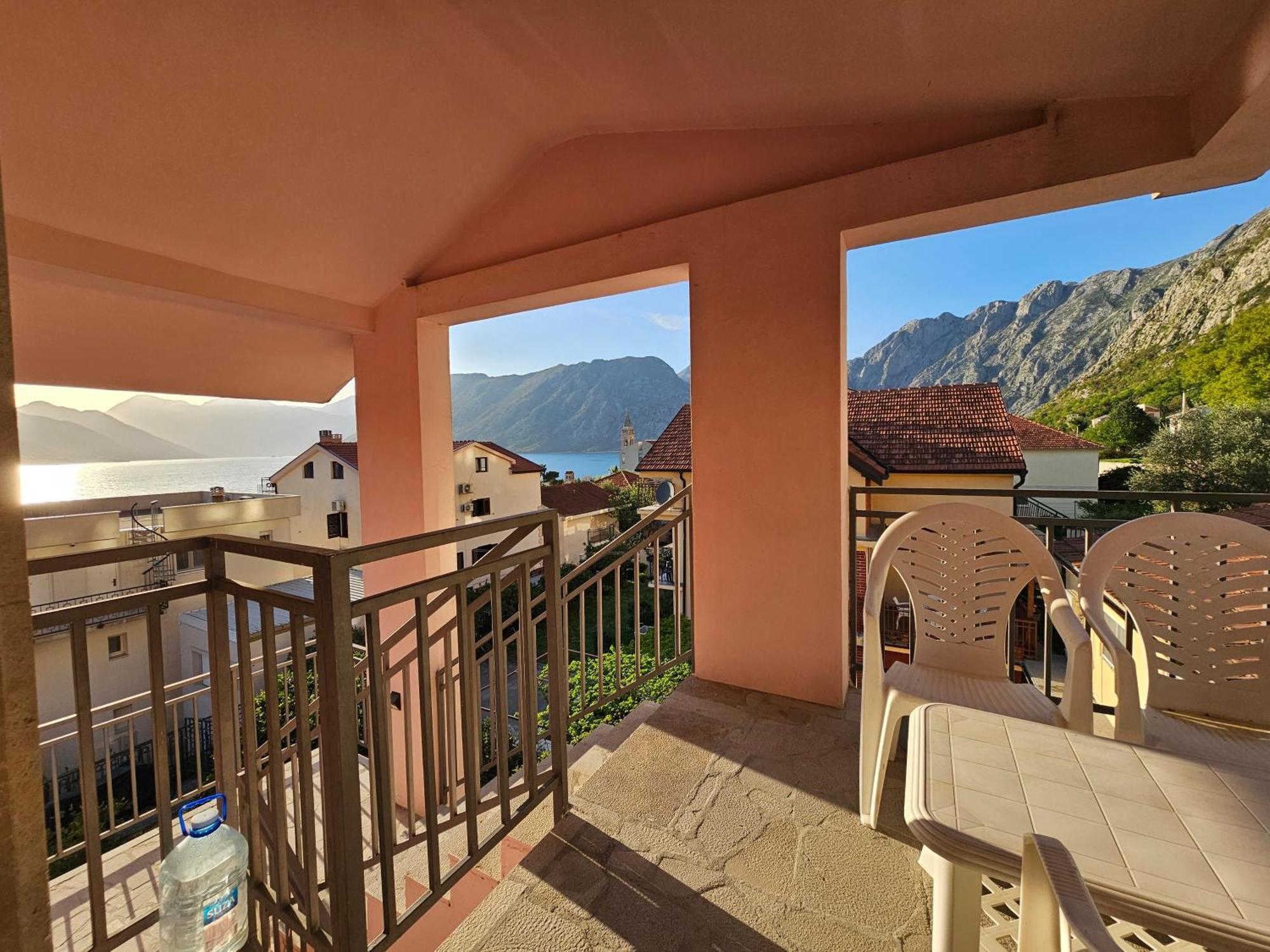 Modern Seaside Escape - Stunning Sea View - Private & Stylish Appartement Kotor Buitenkant foto