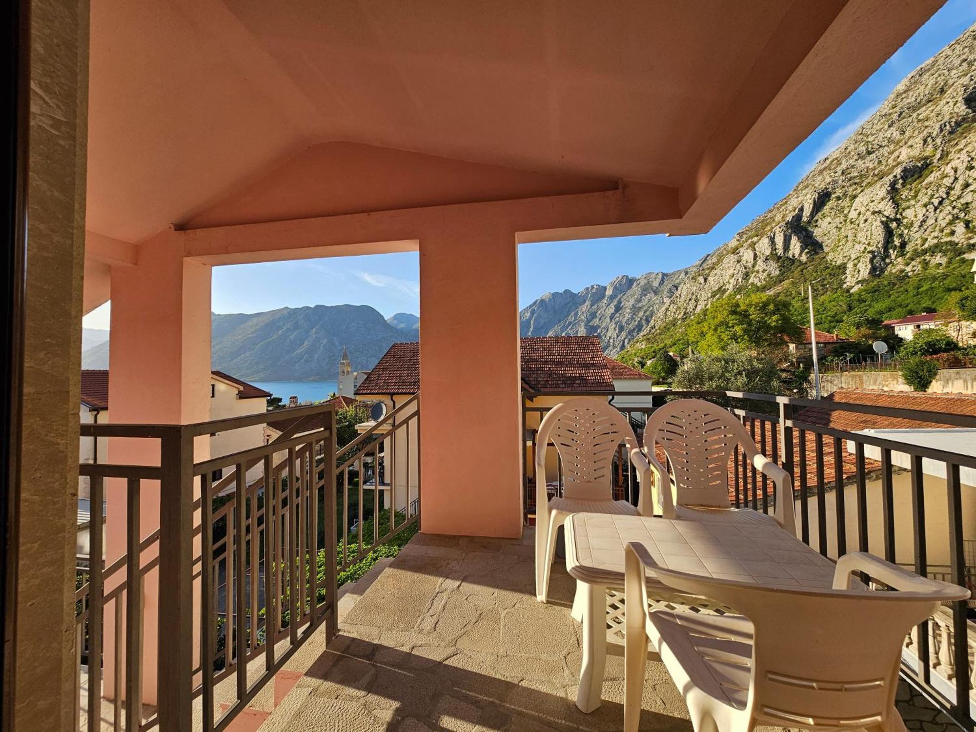 Modern Seaside Escape - Stunning Sea View - Private & Stylish Appartement Kotor Buitenkant foto