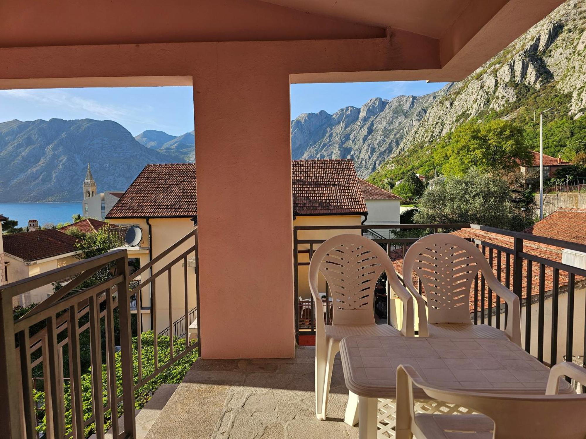 Modern Seaside Escape - Stunning Sea View - Private & Stylish Appartement Kotor Buitenkant foto