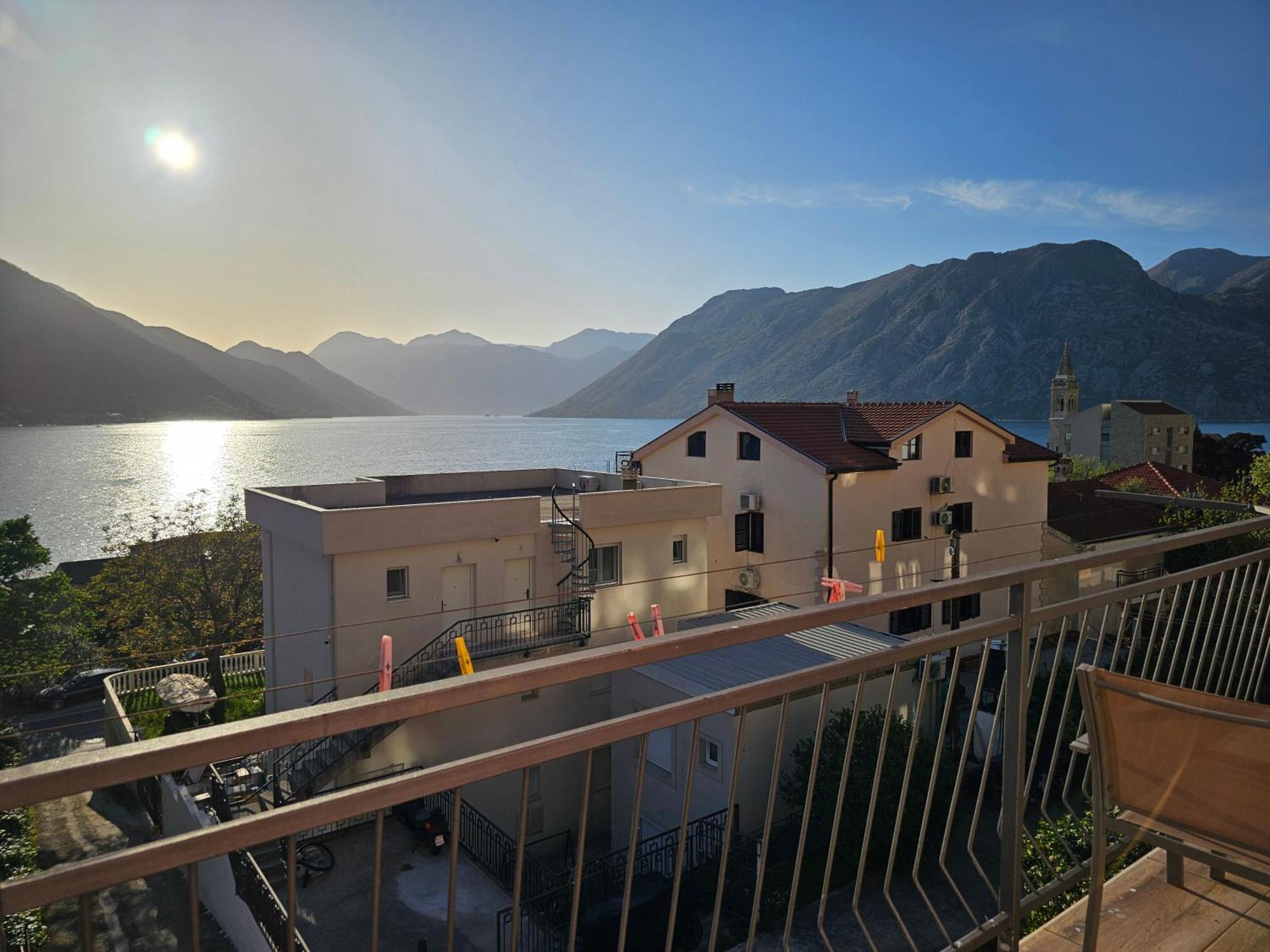 Modern Seaside Escape - Stunning Sea View - Private & Stylish Appartement Kotor Buitenkant foto
