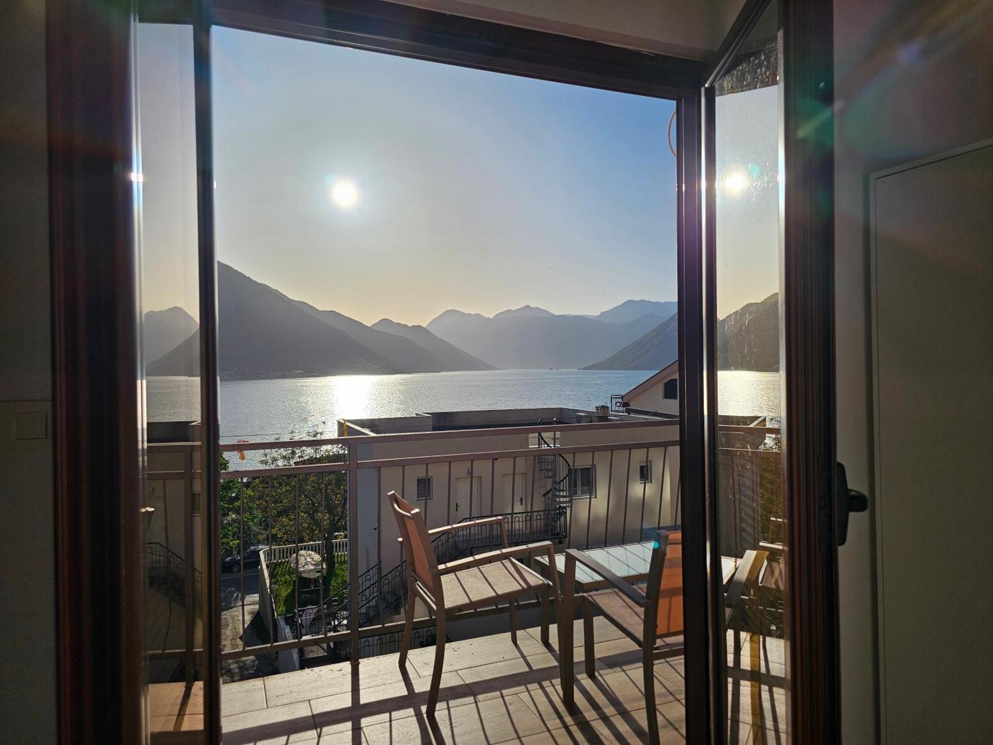 Modern Seaside Escape - Stunning Sea View - Private & Stylish Appartement Kotor Buitenkant foto