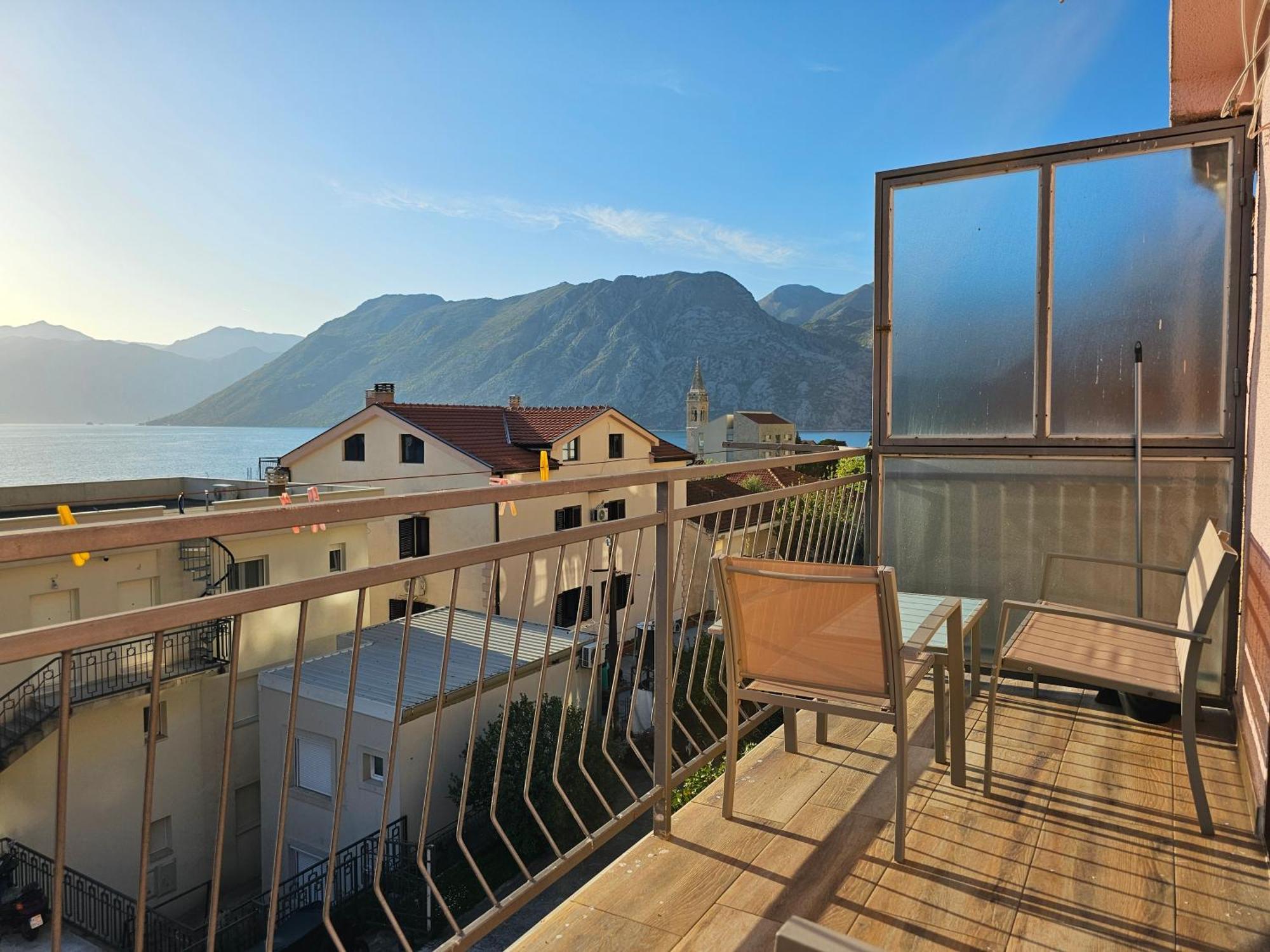 Modern Seaside Escape - Stunning Sea View - Private & Stylish Appartement Kotor Buitenkant foto