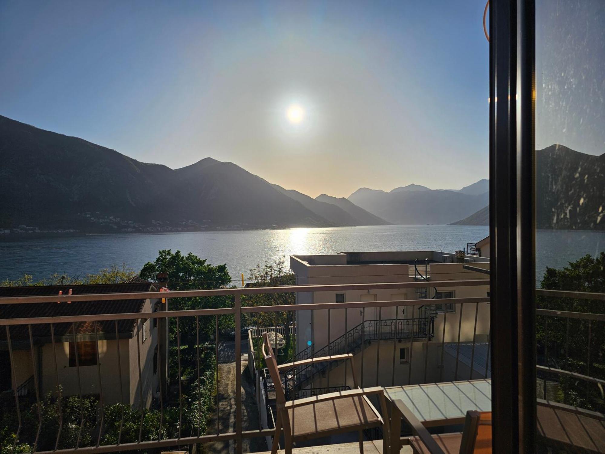 Modern Seaside Escape - Stunning Sea View - Private & Stylish Appartement Kotor Buitenkant foto