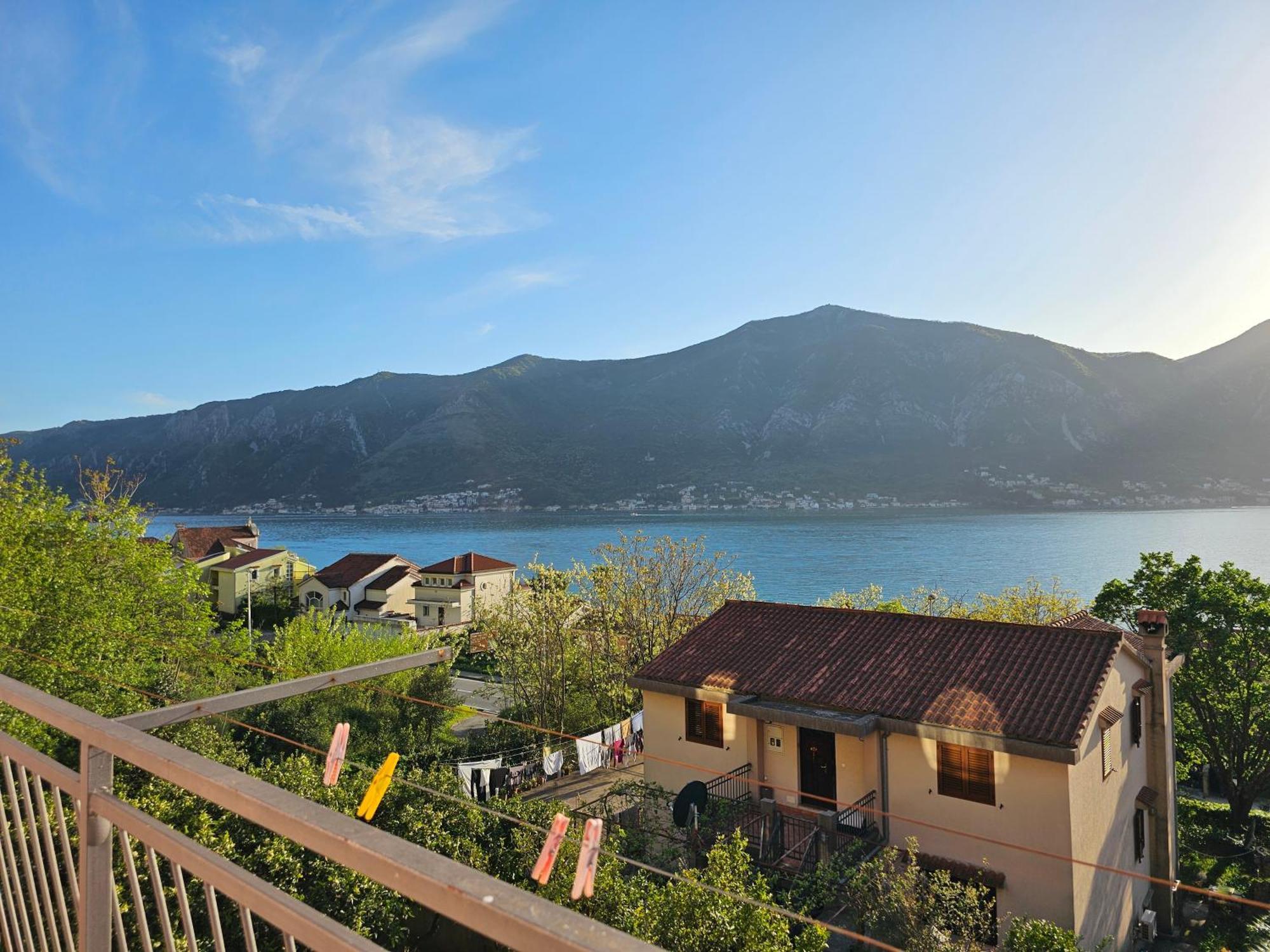 Modern Seaside Escape - Stunning Sea View - Private & Stylish Appartement Kotor Buitenkant foto